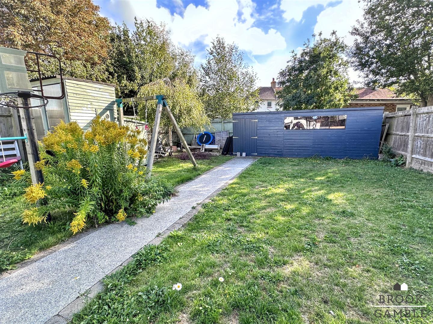 4 Bedroom House - Semi-Detached. North Avenue in Eastbourne,  27